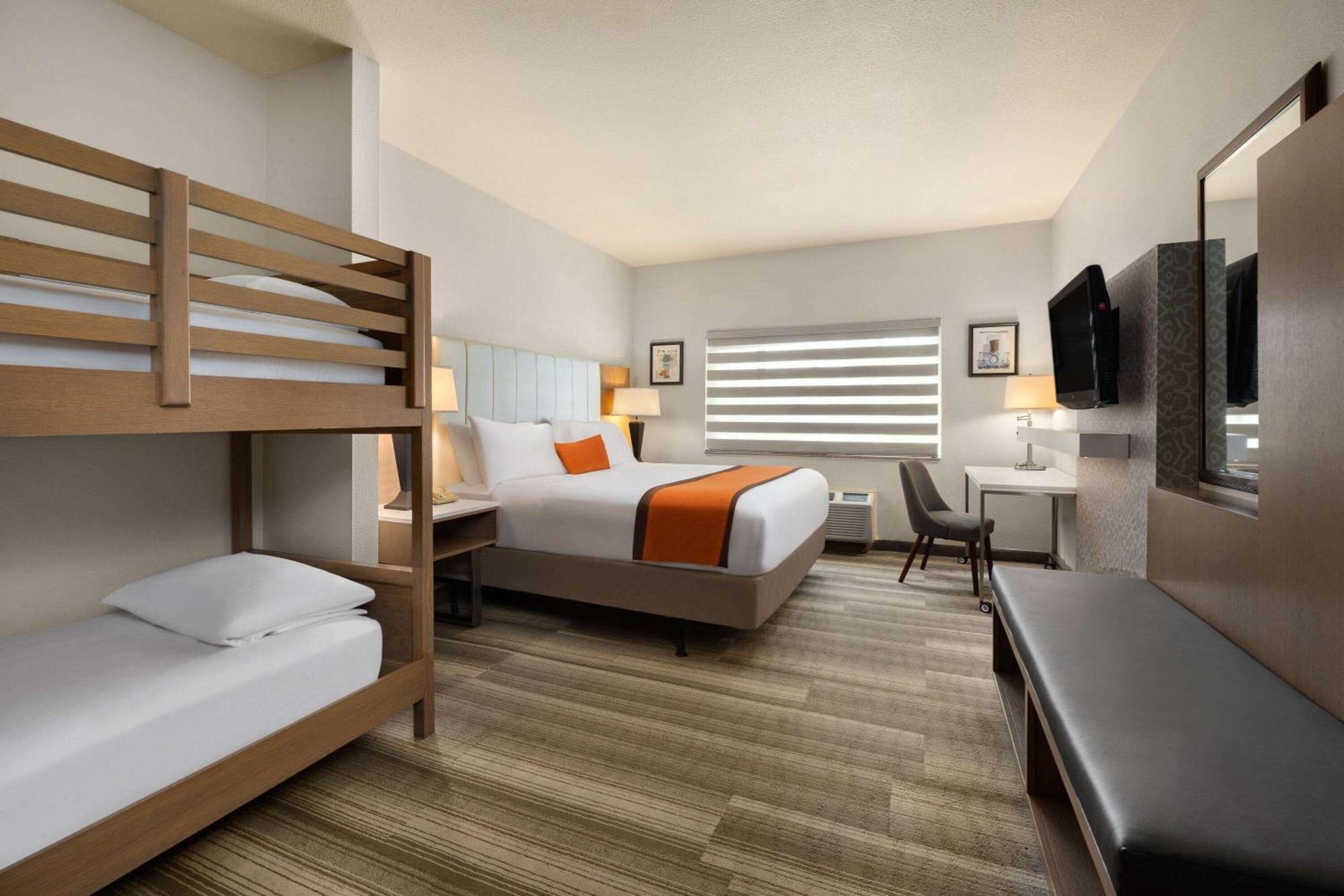 Hotel Marguerite South Anaheim - Garden Grove, Trademark Collection By Wyndham Zewnętrze zdjęcie