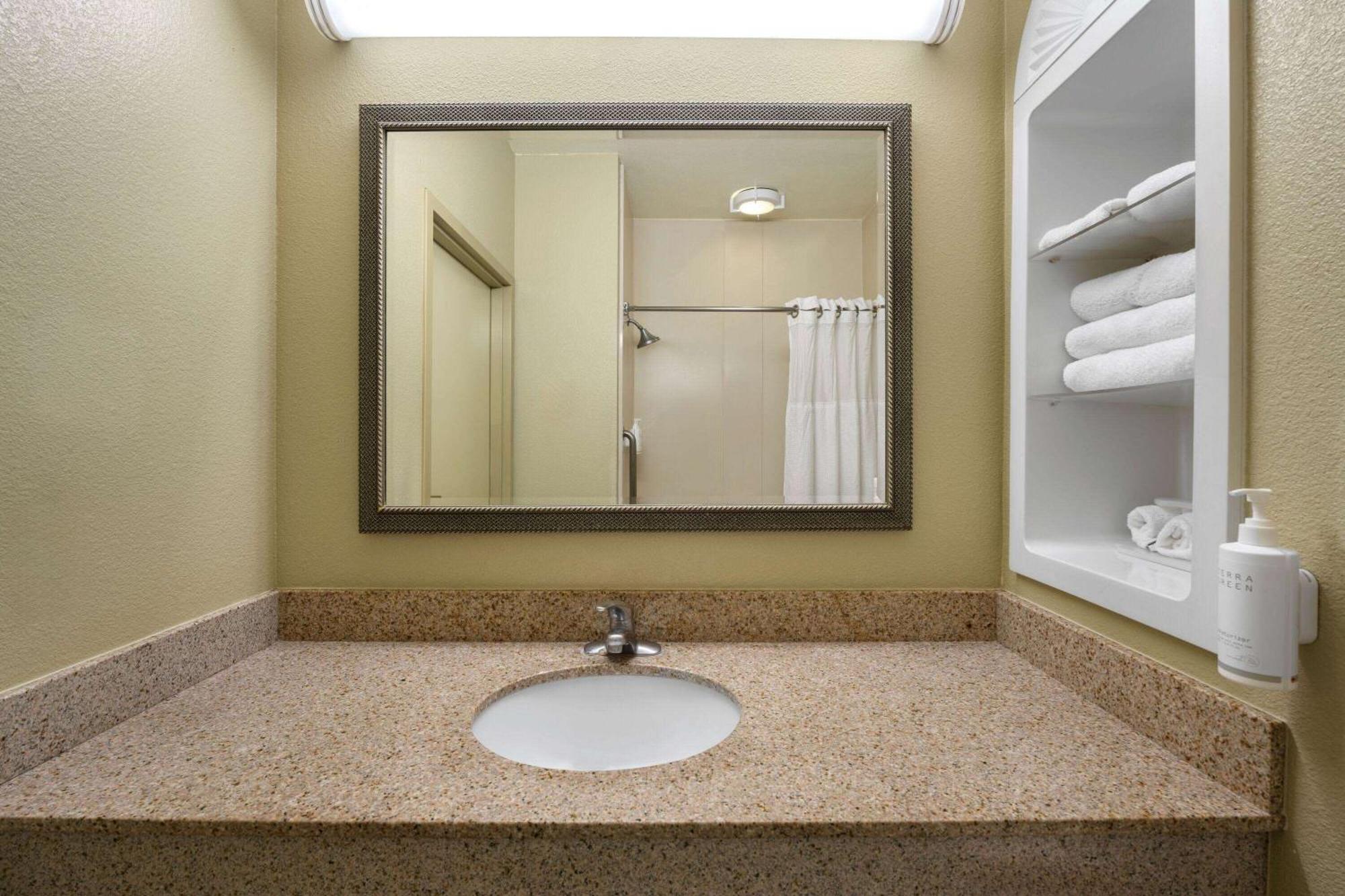Hotel Marguerite South Anaheim - Garden Grove, Trademark Collection By Wyndham Zewnętrze zdjęcie